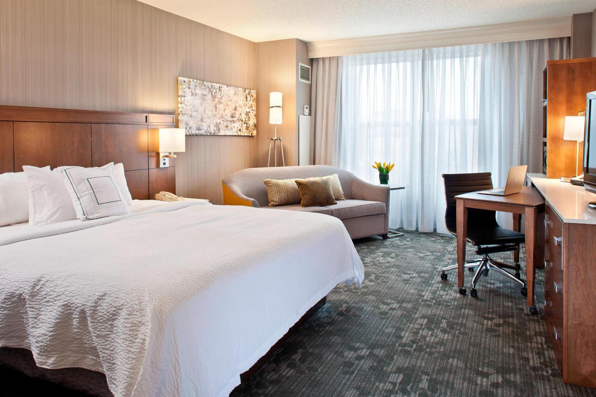 Hotel Courtyard By Marriott Pueblo Exterior foto