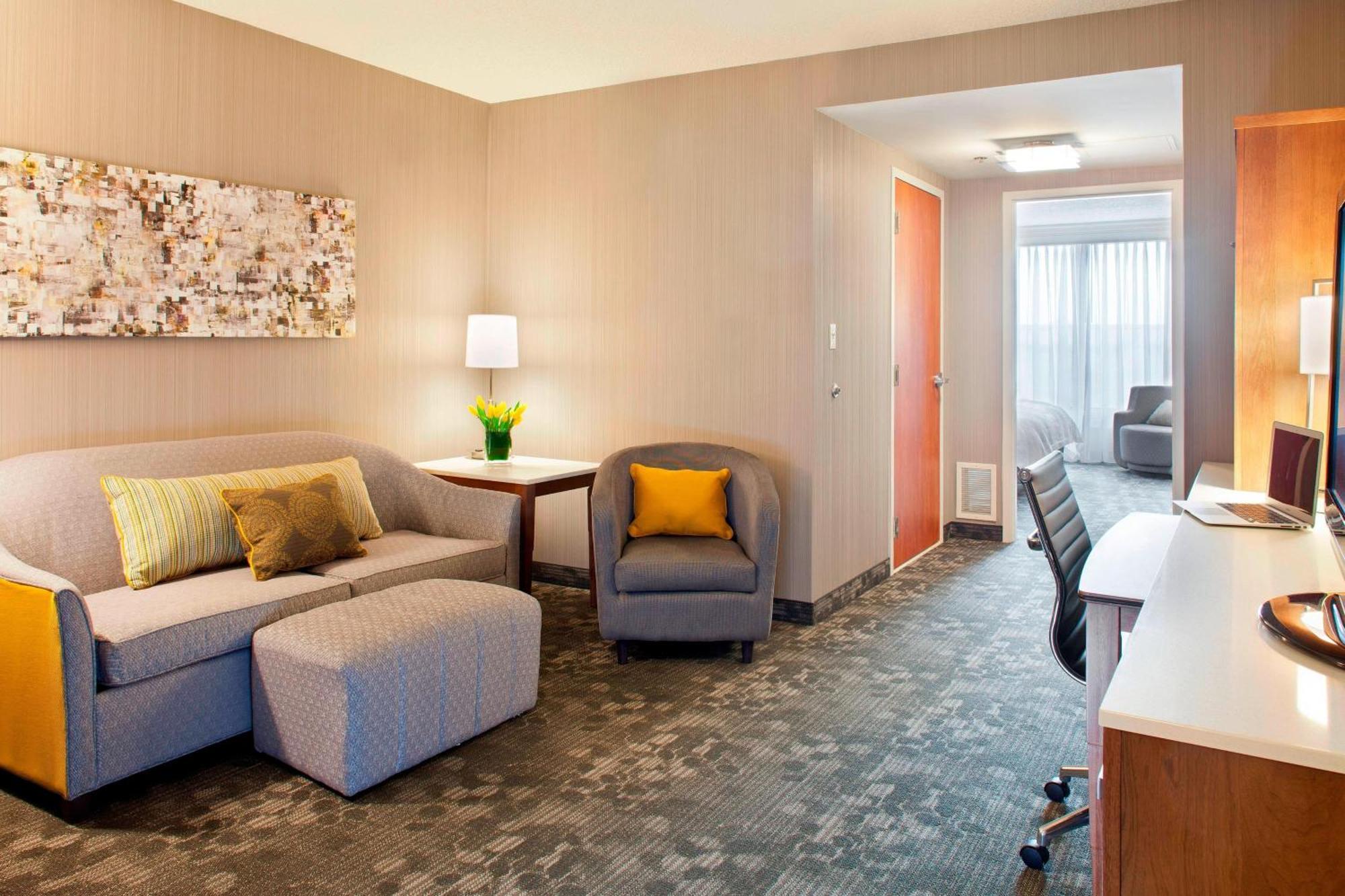 Hotel Courtyard By Marriott Pueblo Exterior foto